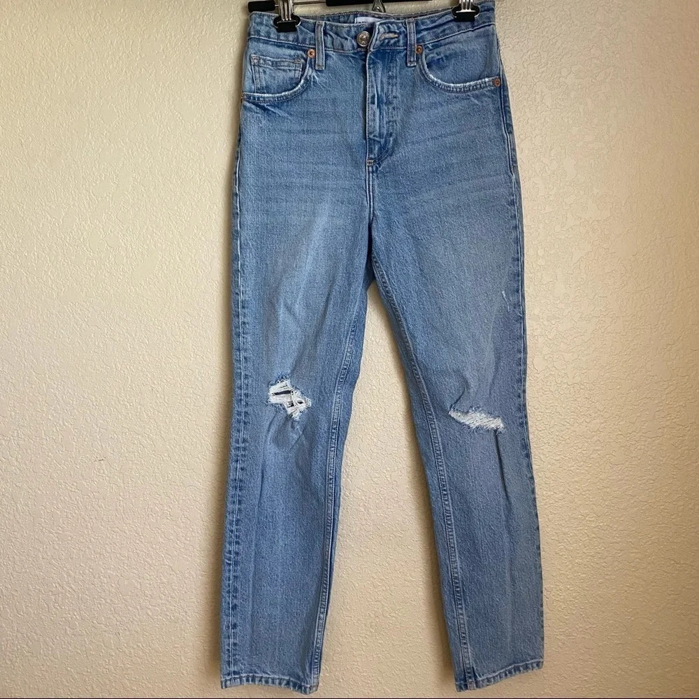 Zara Light Wash High Rise Skinny Distressed Jeans‎ relaxed size 2